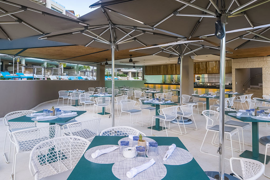 ESTUDIO PLAYA MUJERES | ESPM Bikini Azul PoolSide Restaurant 4