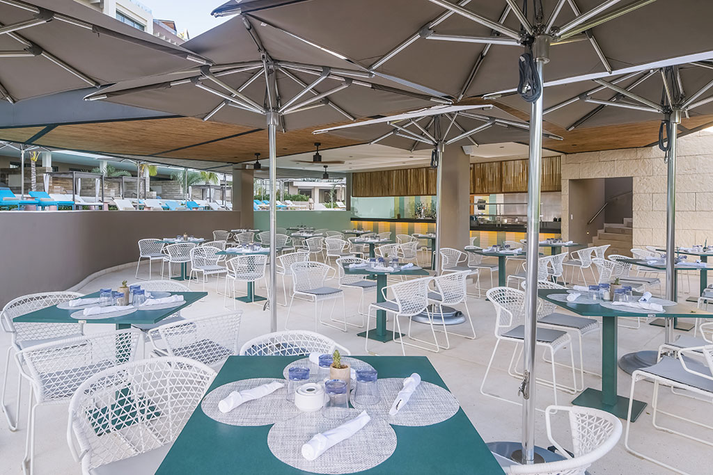ESTUDIO PLAYA MUJERES | ESPM Bikini Azul PoolSide Restaurant 5