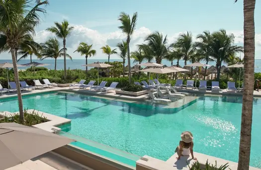 ATELIER PLAYA MUJERES